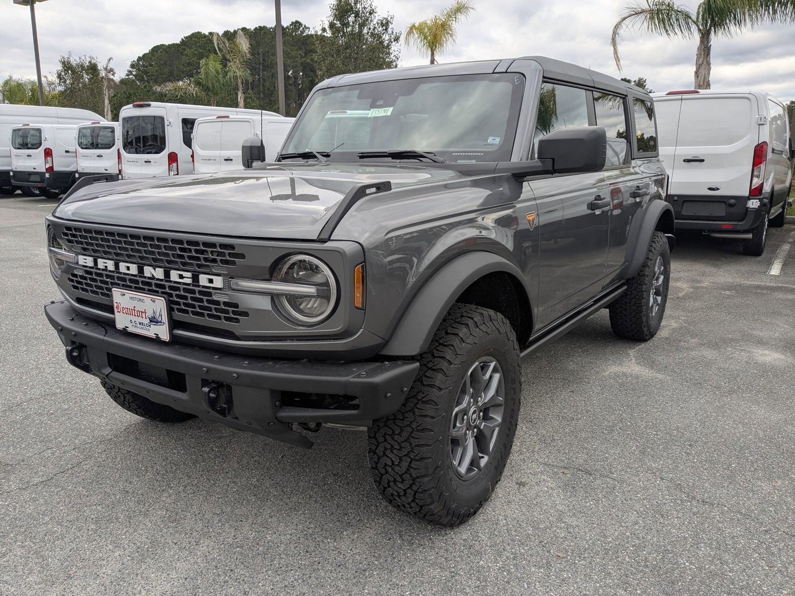 New 2025 Ford Bronco Badlands image 9