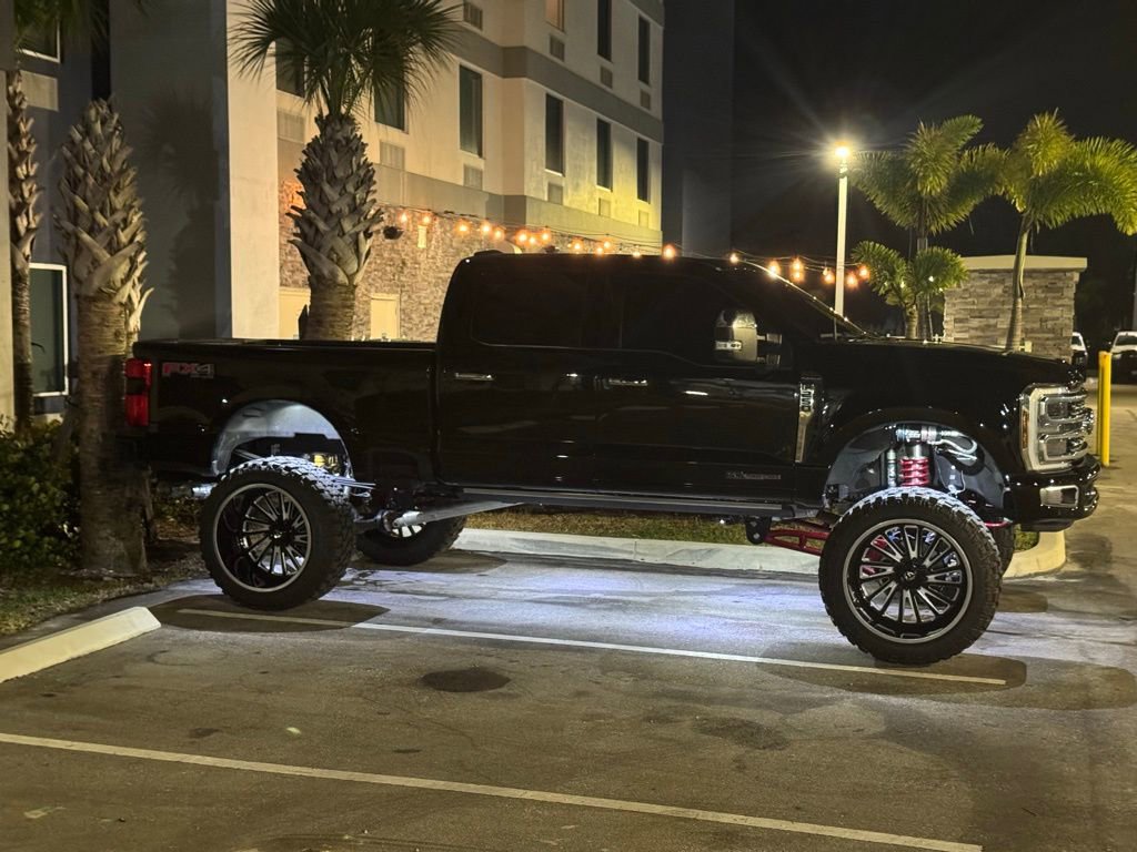 Used 2024 Ford F250 Platinum w/ FX4 Off-Road Package image 10