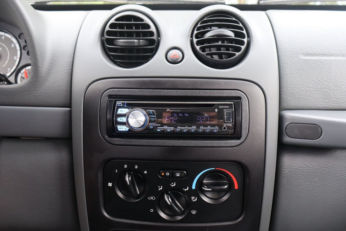 Used 2006 Jeep Liberty Sport AWD/4WD image 33
