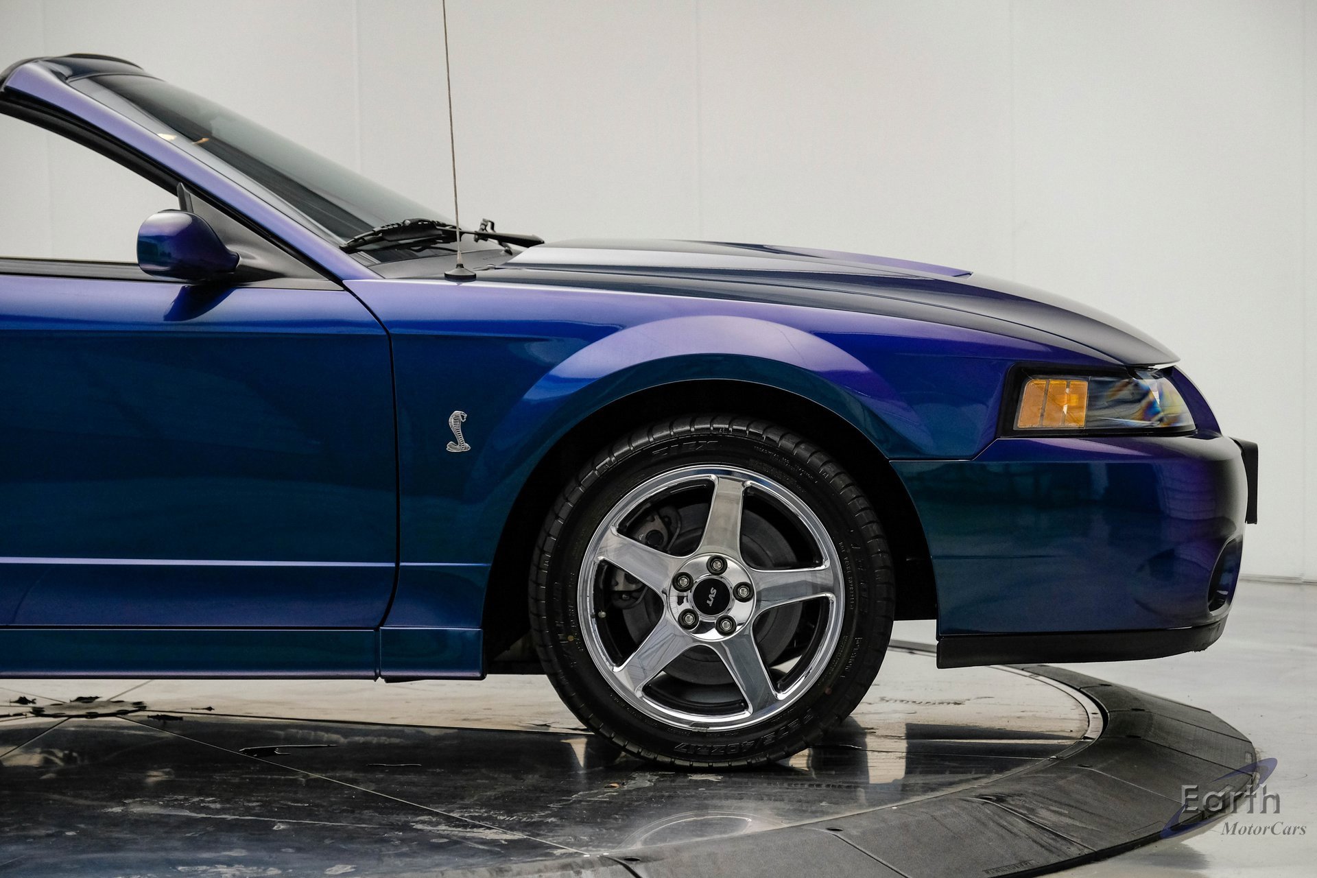 Used 2004 Ford Mustang Cobra image 24