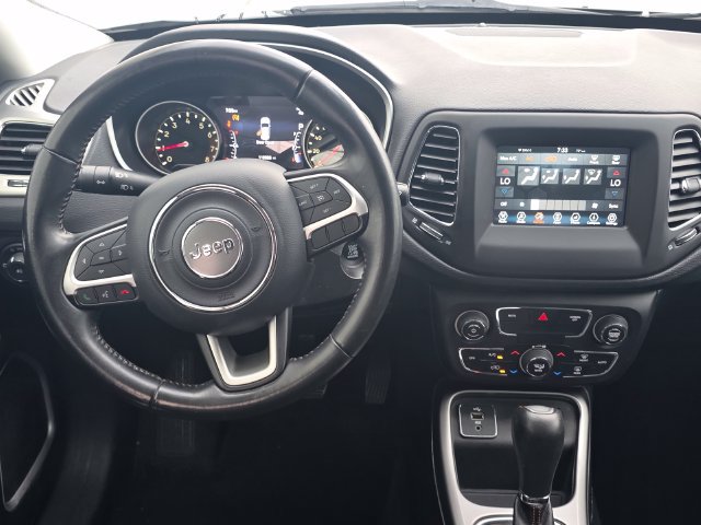Used 2018 Jeep Compass Latitude w/ Popular Equipment Group FWD image 12