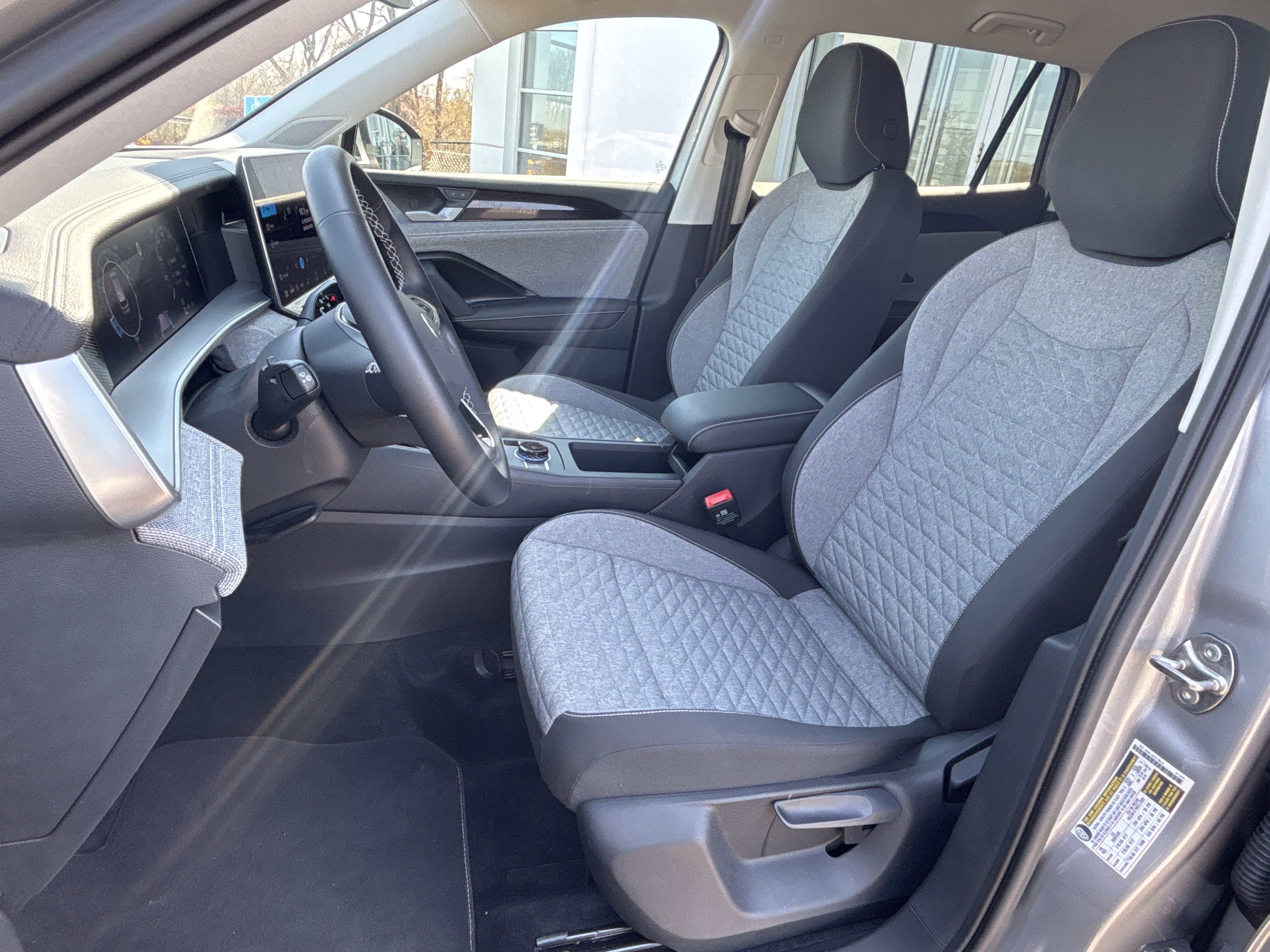 Used 2025 Volkswagen Tiguan S image 21