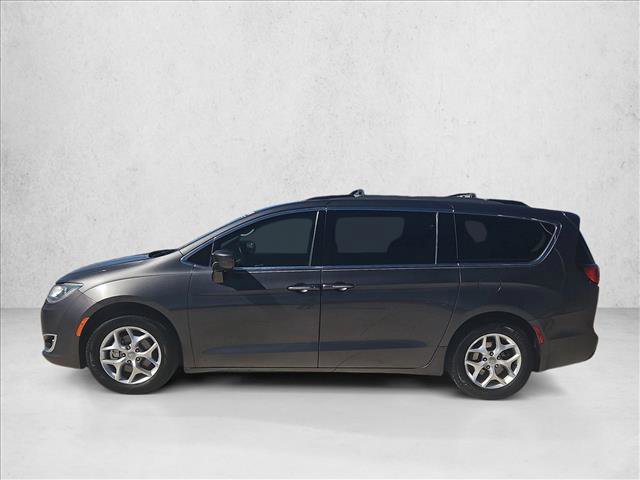 Used 2018 Chrysler Pacifica Touring Plus w/ Tire & Wheel Group image 9