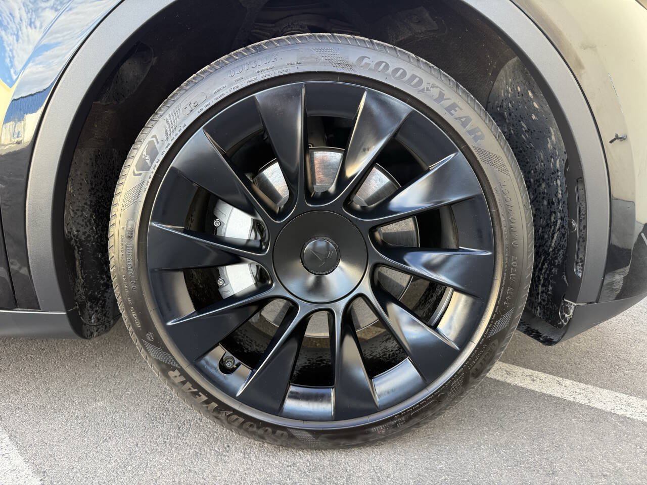 Used 2023 Tesla Model Y Long Range AWD/4WD image 29