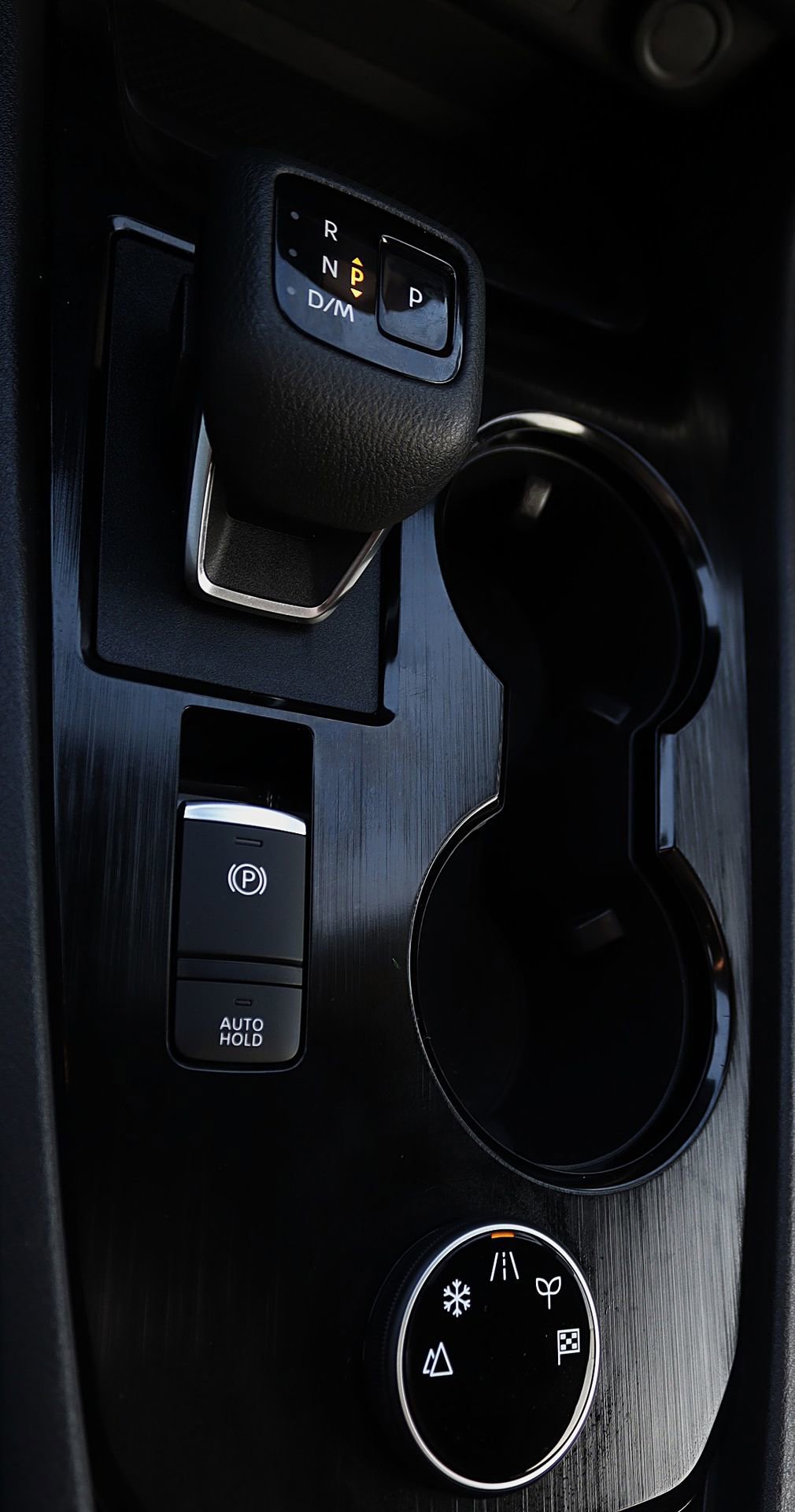 Used 2023 Nissan Rogue SV image 32