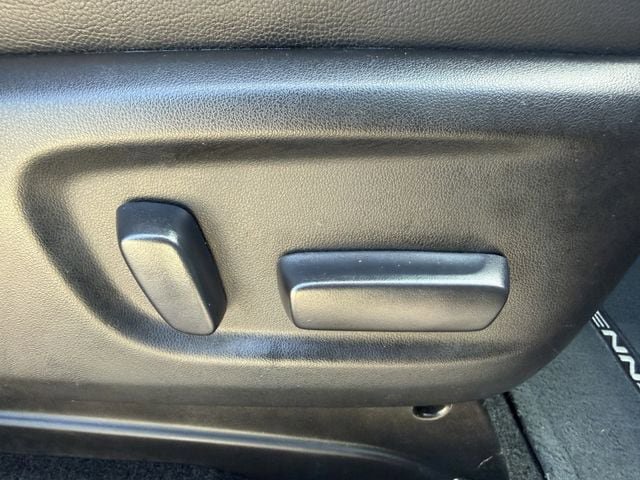Used 2017 Toyota Sienna SE FWD image 36