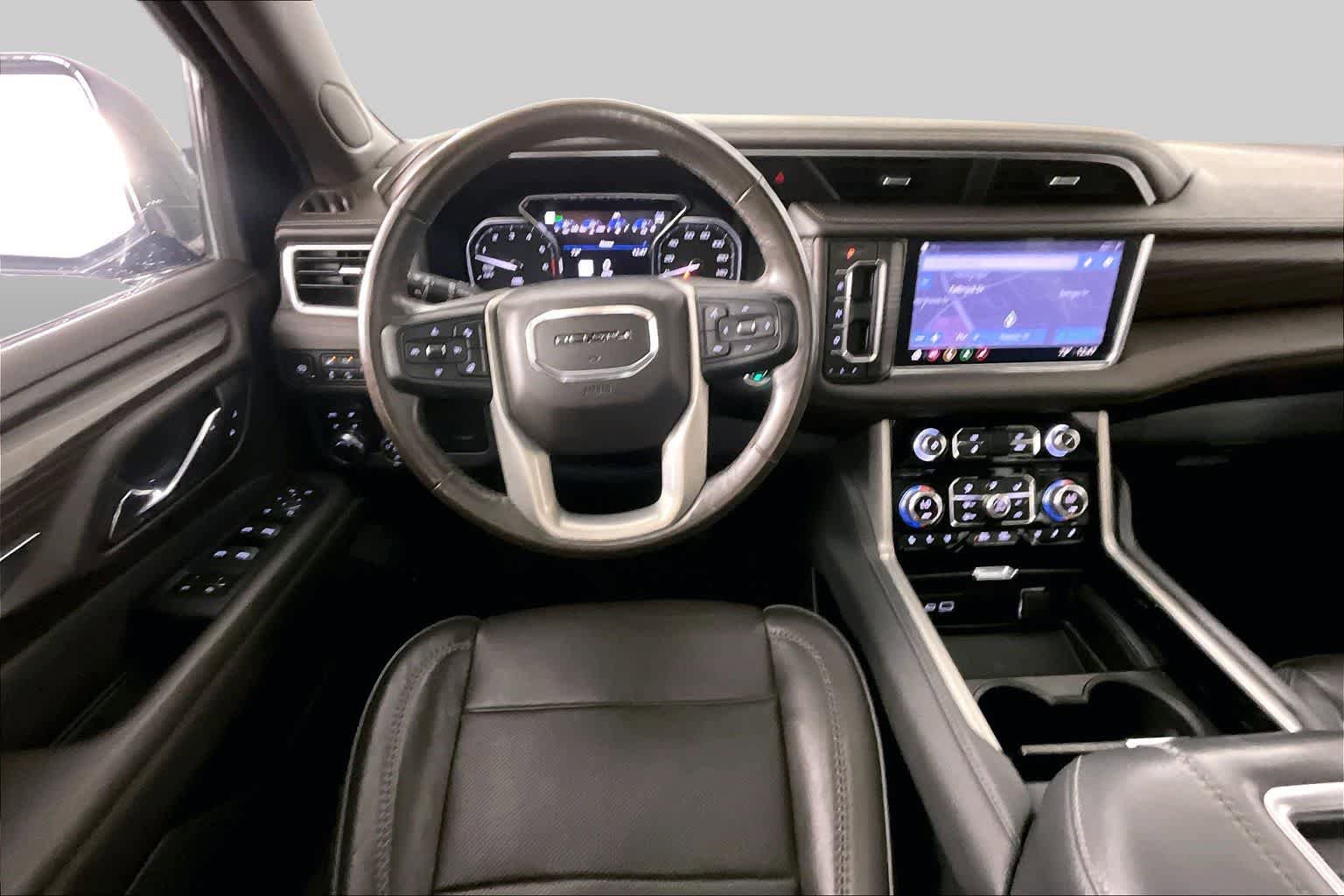 Used 2021 GMC Yukon Denali w/ Denali Premium Package AWD/4WD image 16