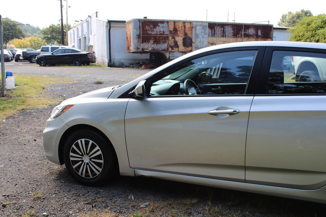 Used 2014 Hyundai Accent GS image 11