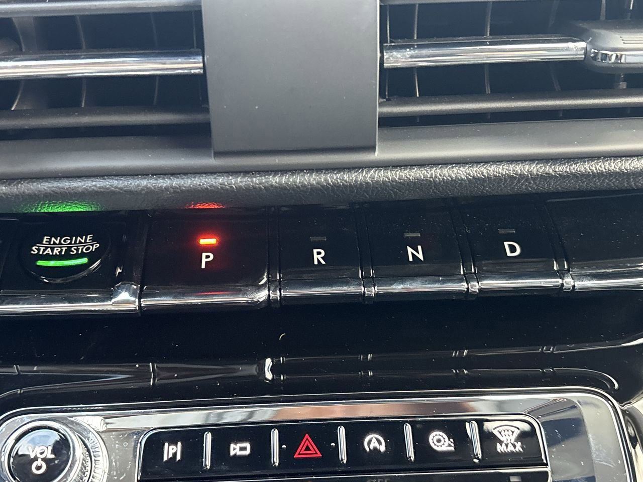 Used 2025 Lincoln Corsair FWD w/ Equipment Group 101A image 19