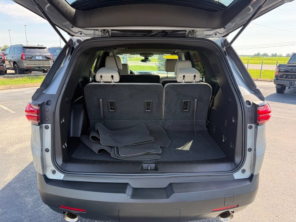 Used 2023 Chevrolet Traverse LS FWD image 34