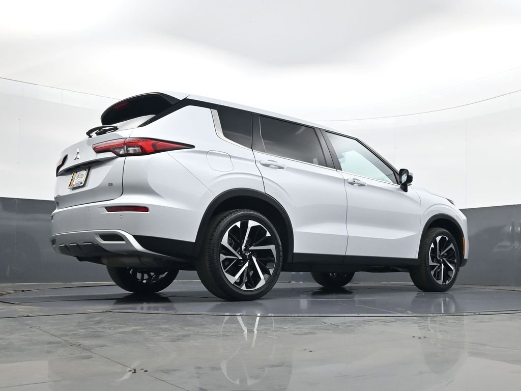 Used 2024 Mitsubishi Outlander SE image 26