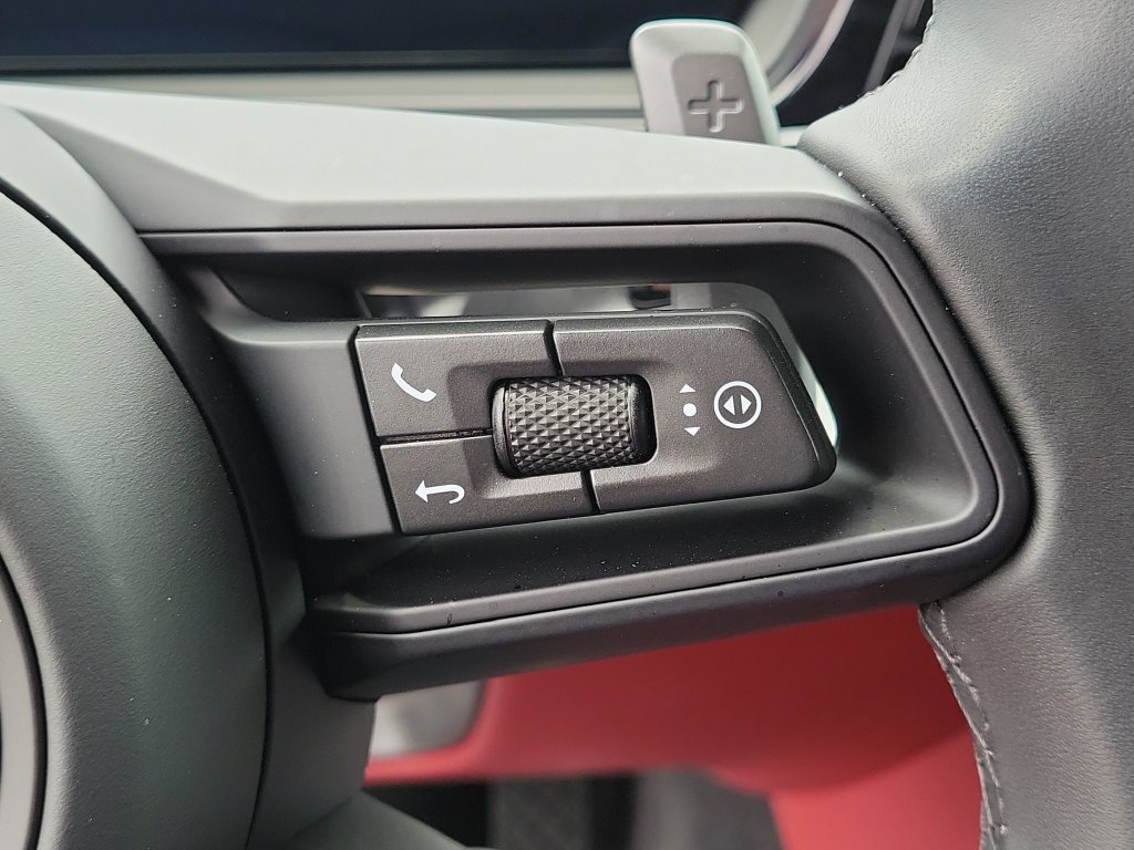 Certified 2026 Porsche Cayenne AWD/4WD image 35
