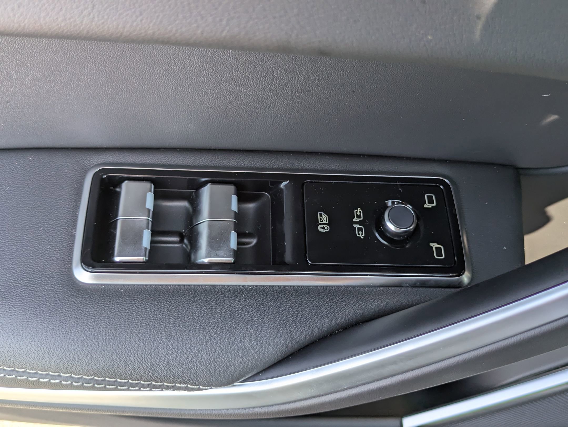 New 2026 Jaguar F-PACE R-Dynamic S image 22