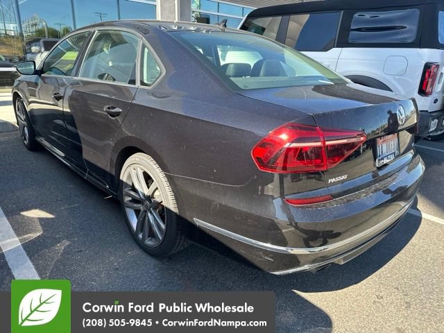 Used 2018 Volkswagen Passat 2.0T R-Line FWD image 6
