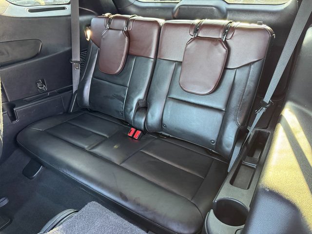 Used 2022 Ford Explorer Platinum w/ Equipment Group 601A AWD/4WD image 18