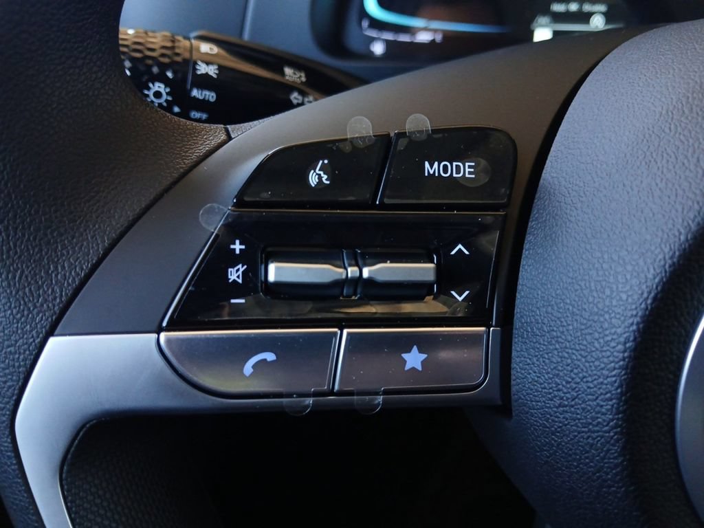 New 2026 Hyundai Elantra SE FWD image 17