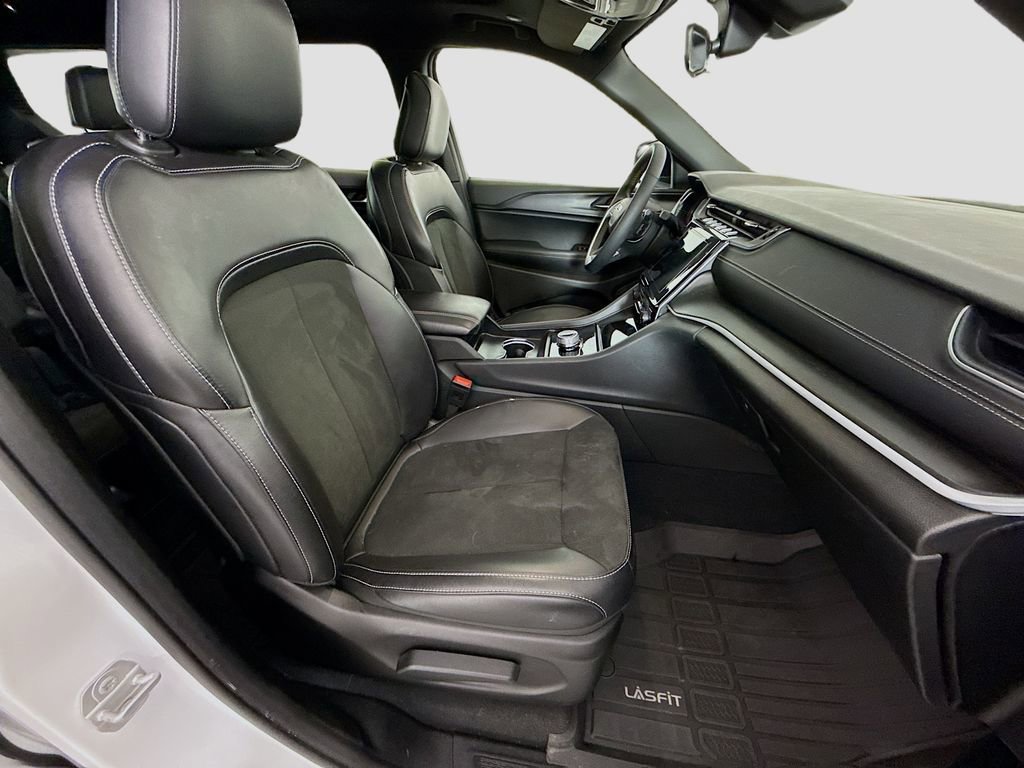 Used 2025 Jeep Grand Cherokee L Altitude image 28