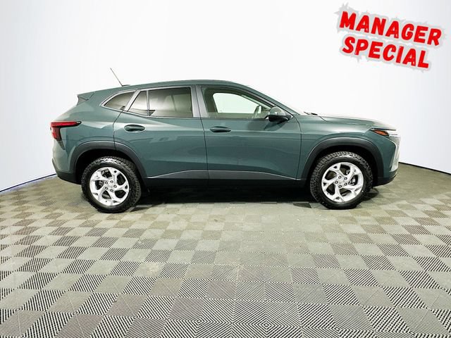 Used 2025 Chevrolet Trax LS w/ LS Convenience Package FWD image 9