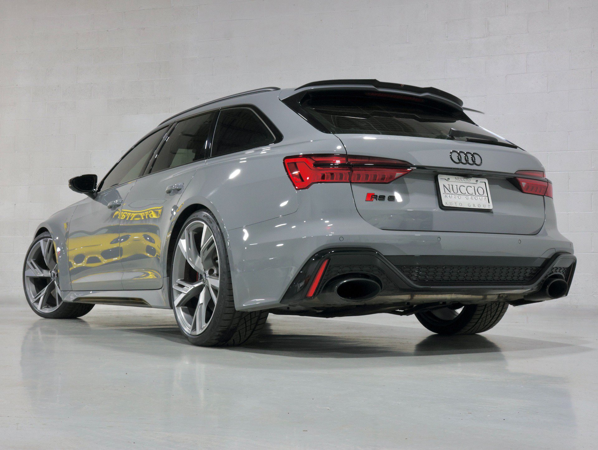 Used 2021 Audi RS 6 AWD/4WD image 3