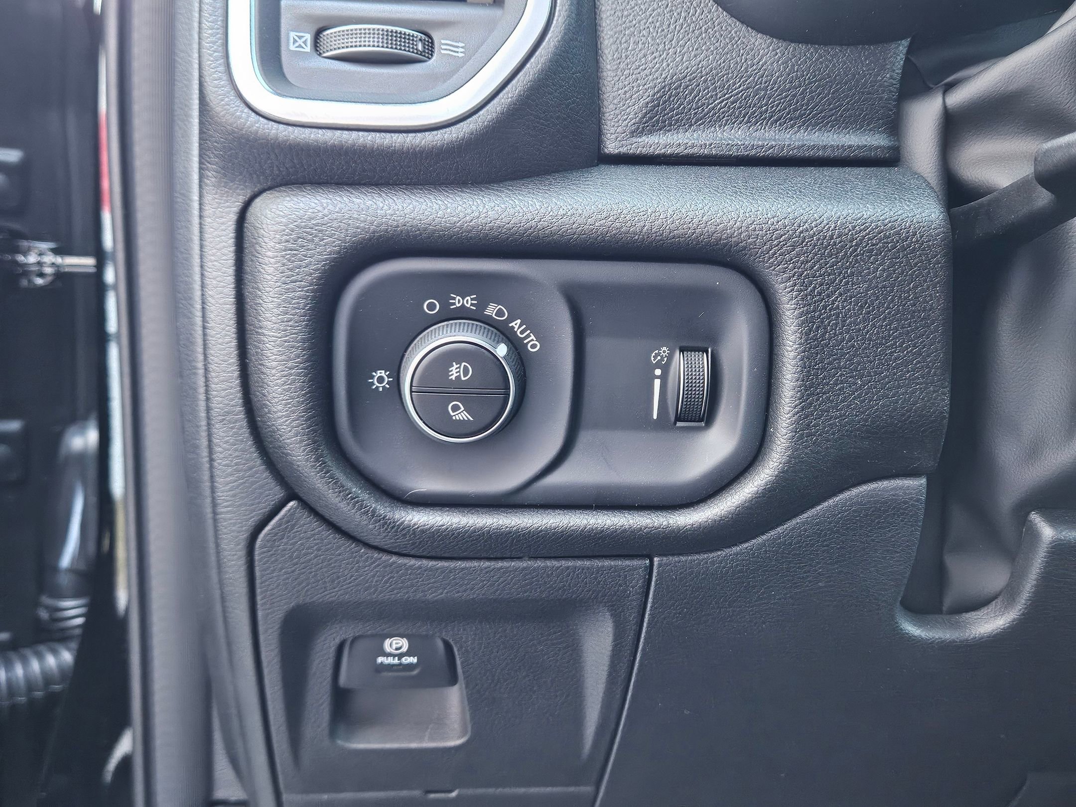 New 2026 RAM 1500 Express image 17