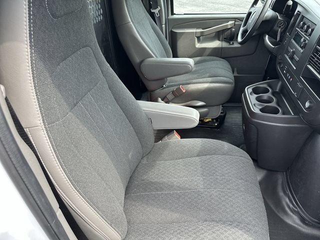 Used 2025 GMC Savana 2500 w/ Driver Convenience Package RWD image 25