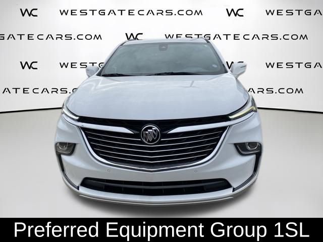 Used 2022 Buick Enclave Essence image 2
