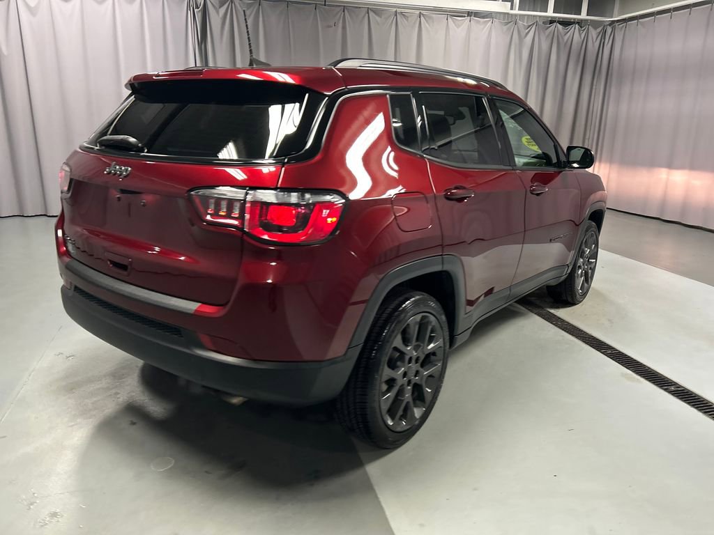 Used 2021 Jeep Compass Latitude AWD/4WD image 7