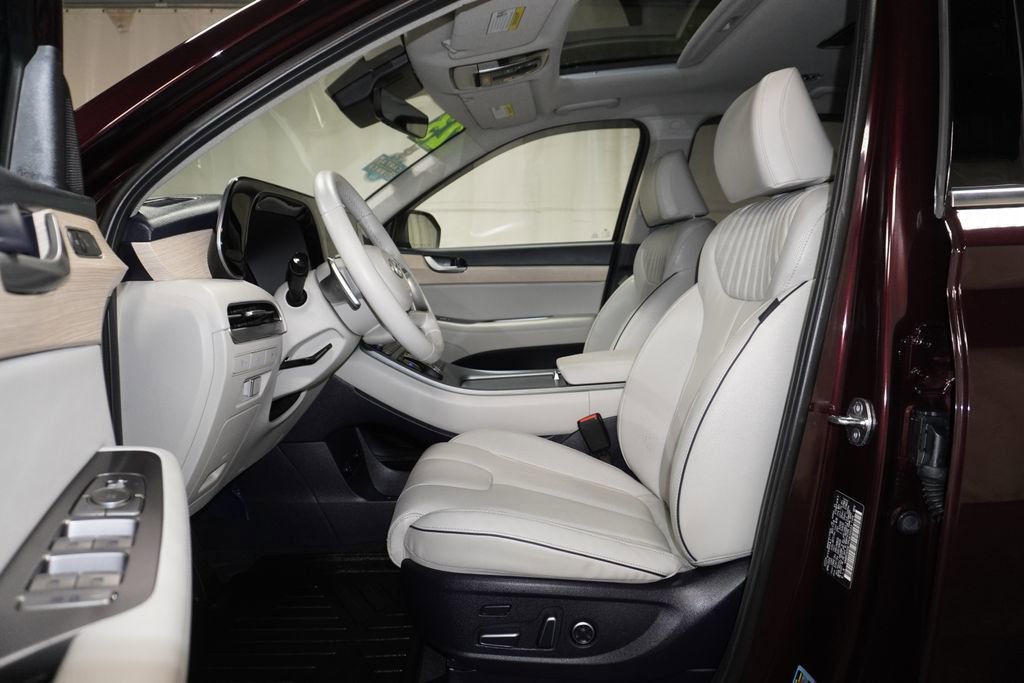 Used 2023 Hyundai Palisade Limited w/ Cargo Package image 15