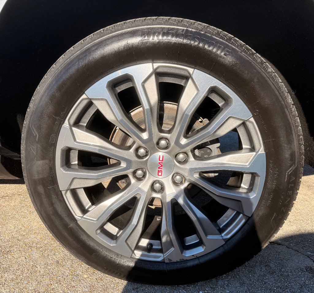 Used 2021 GMC Yukon Denali w/ Denali Premium Package image 19