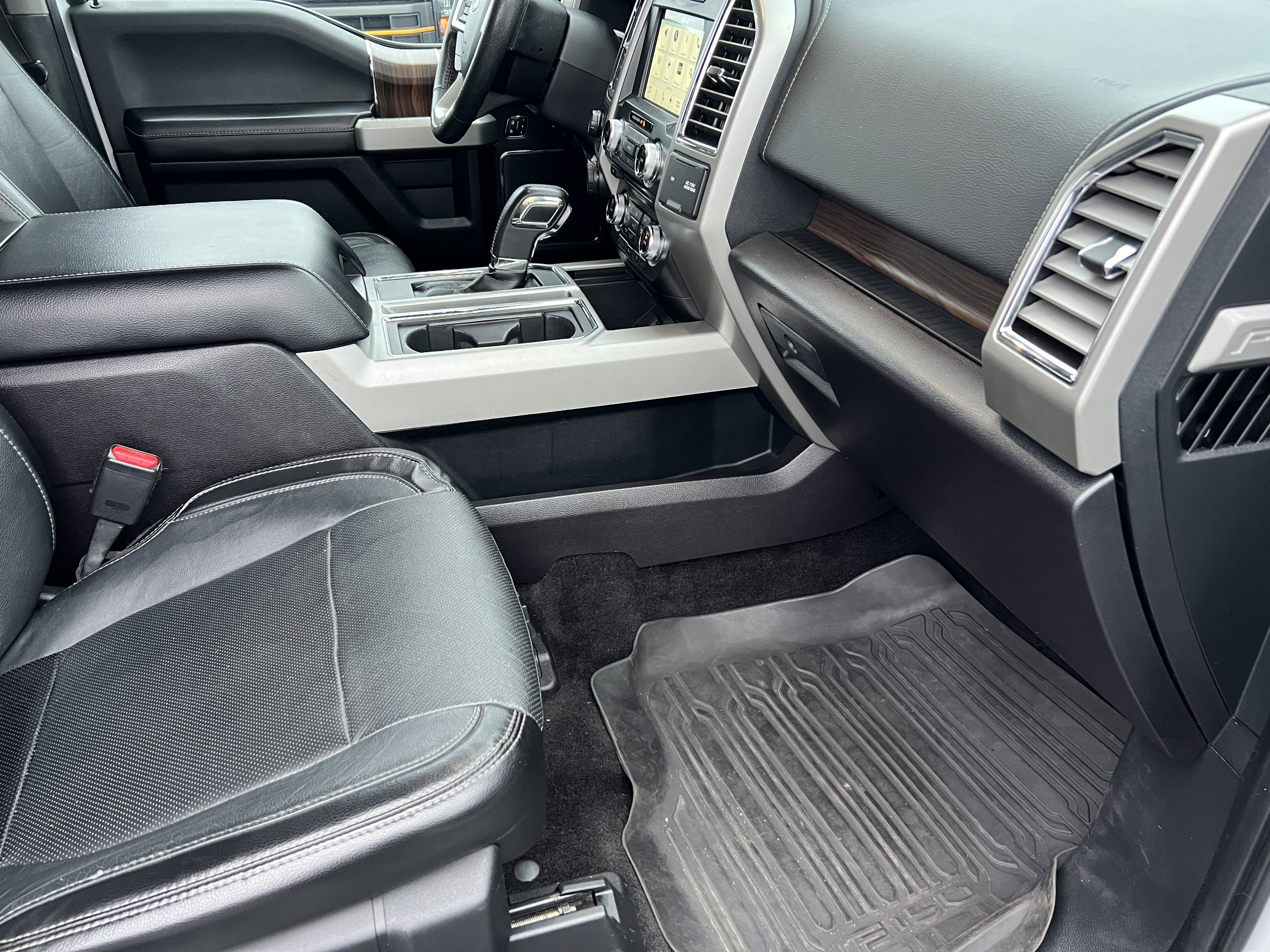 Used 2016 Ford F150 Lariat w/ Equipment Group 502A Luxury image 21