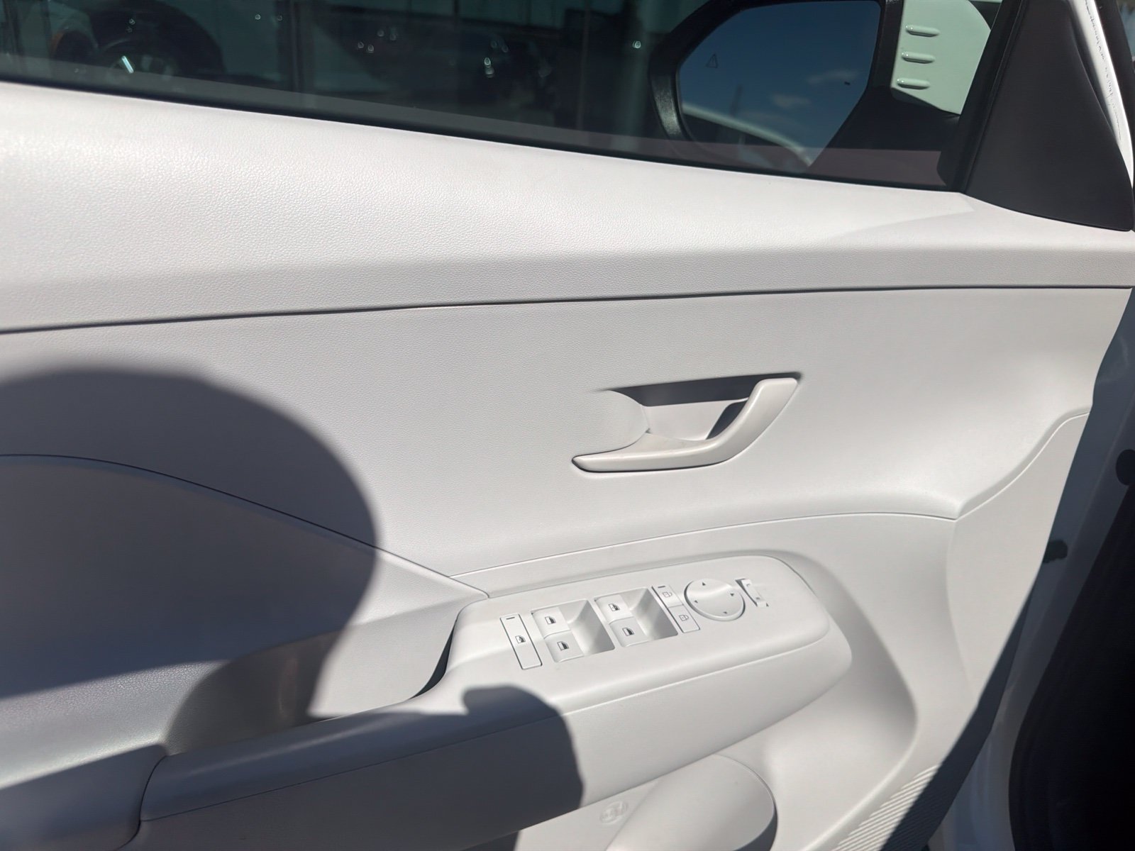 Used 2025 Hyundai Kona SE FWD image 13
