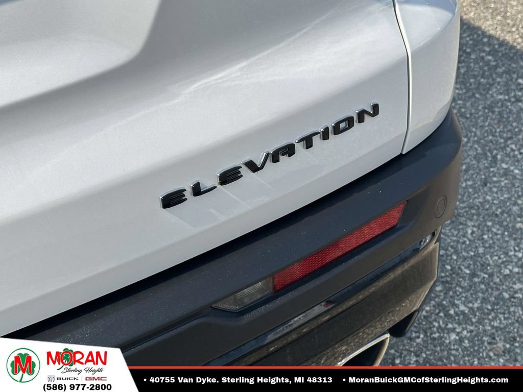 Certified 2024 GMC Acadia Elevation w/ Black Edition FWD image 9