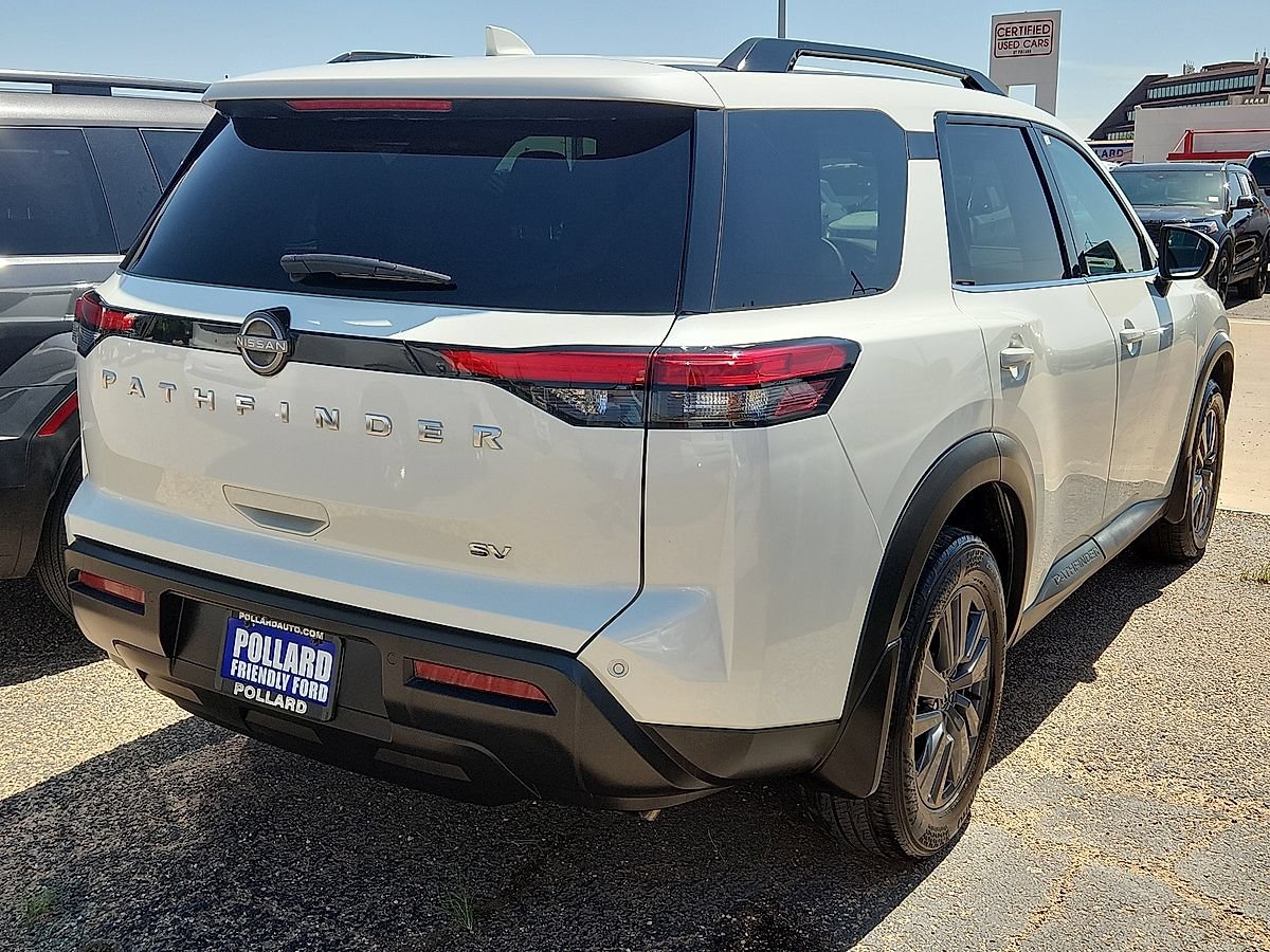 Used 2024 Nissan Pathfinder SV FWD image 3