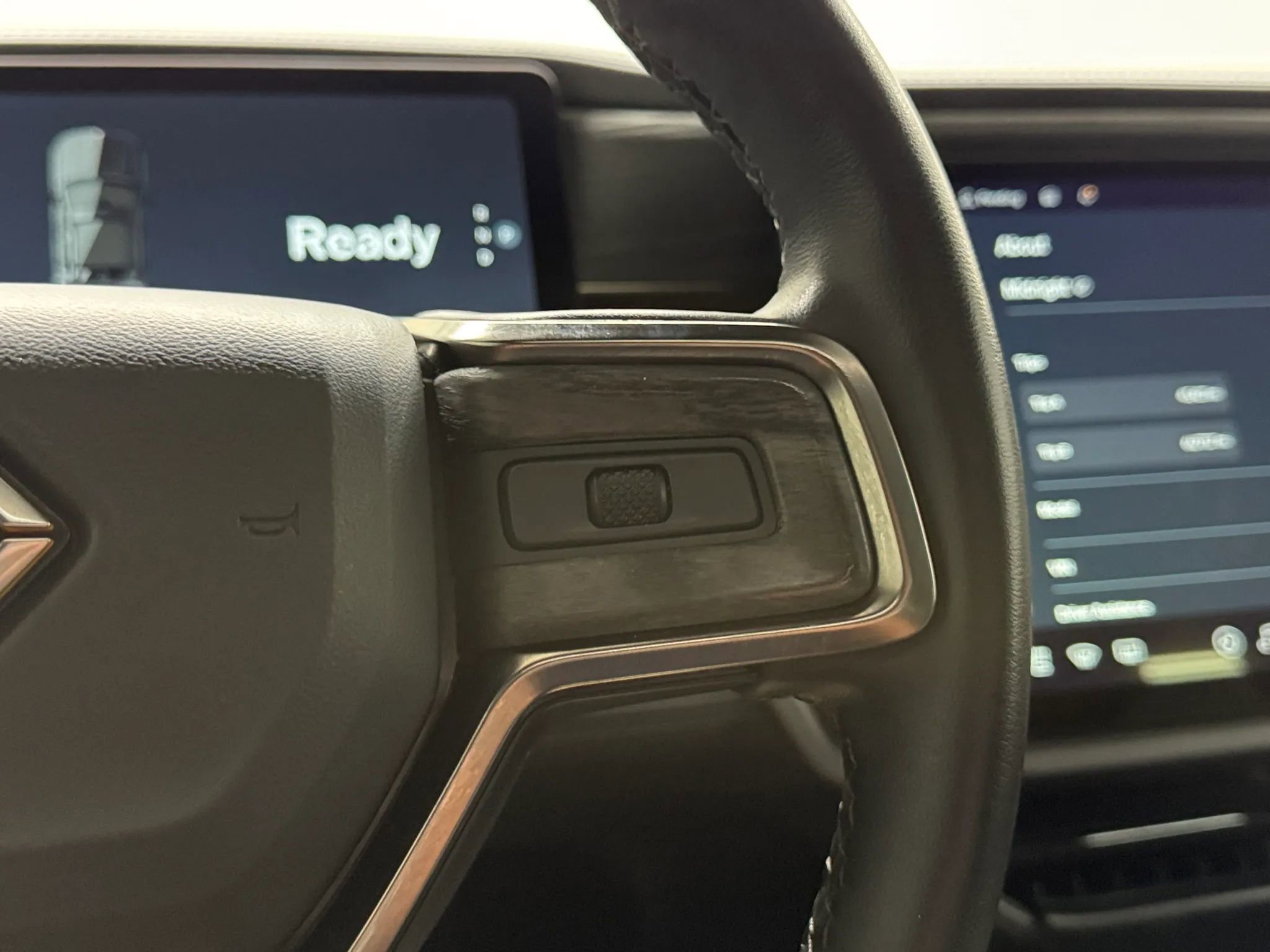 Used 2023 Rivian R1T Adventure image 17