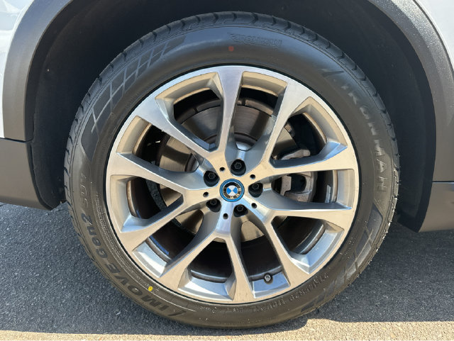 Used 2025 BMW X5 xDrive50e AWD/4WD image 16