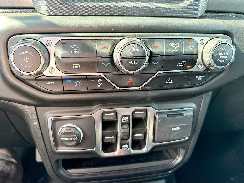 Certified 2023 Jeep Wrangler Unlimited w/ Convenience Group AWD/4WD image 17