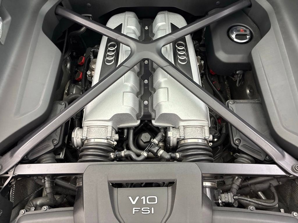 Used 2018 Audi R8 V10 w/ Premium Package image 27