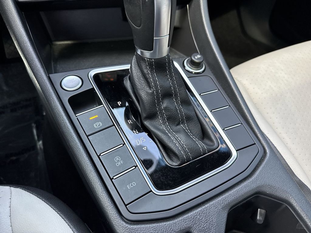 Used 2019 Volkswagen Jetta R-Line w/ R-Line Cold Weather Package FWD image 53