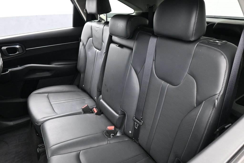 Used 2025 Kia Sorento S w/ Panoramic Sunroof Package FWD image 40