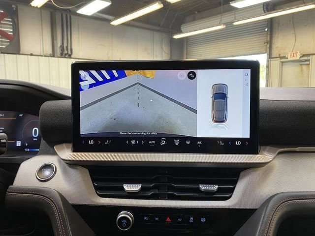 Used 2025 Ford Explorer Active image 46