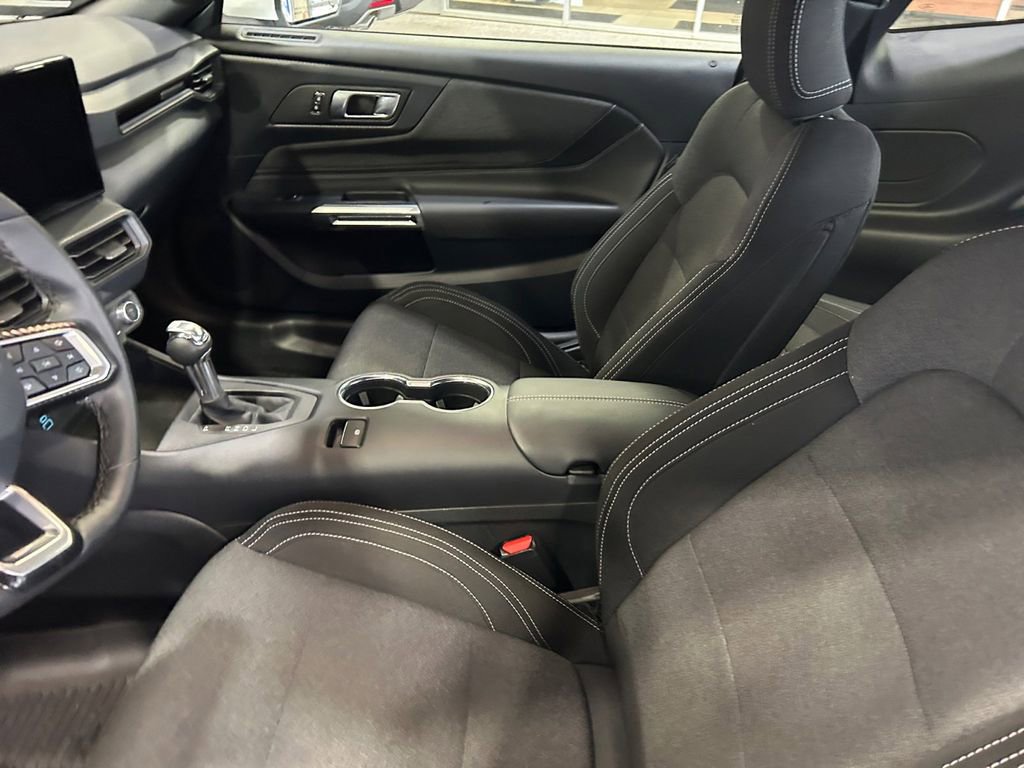 Used 2025 Ford Mustang Coupe image 21