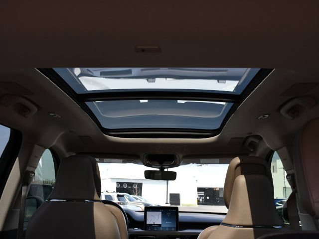 Used 2022 Lincoln Aviator Reserve w/ Equipment Group 201A image 23