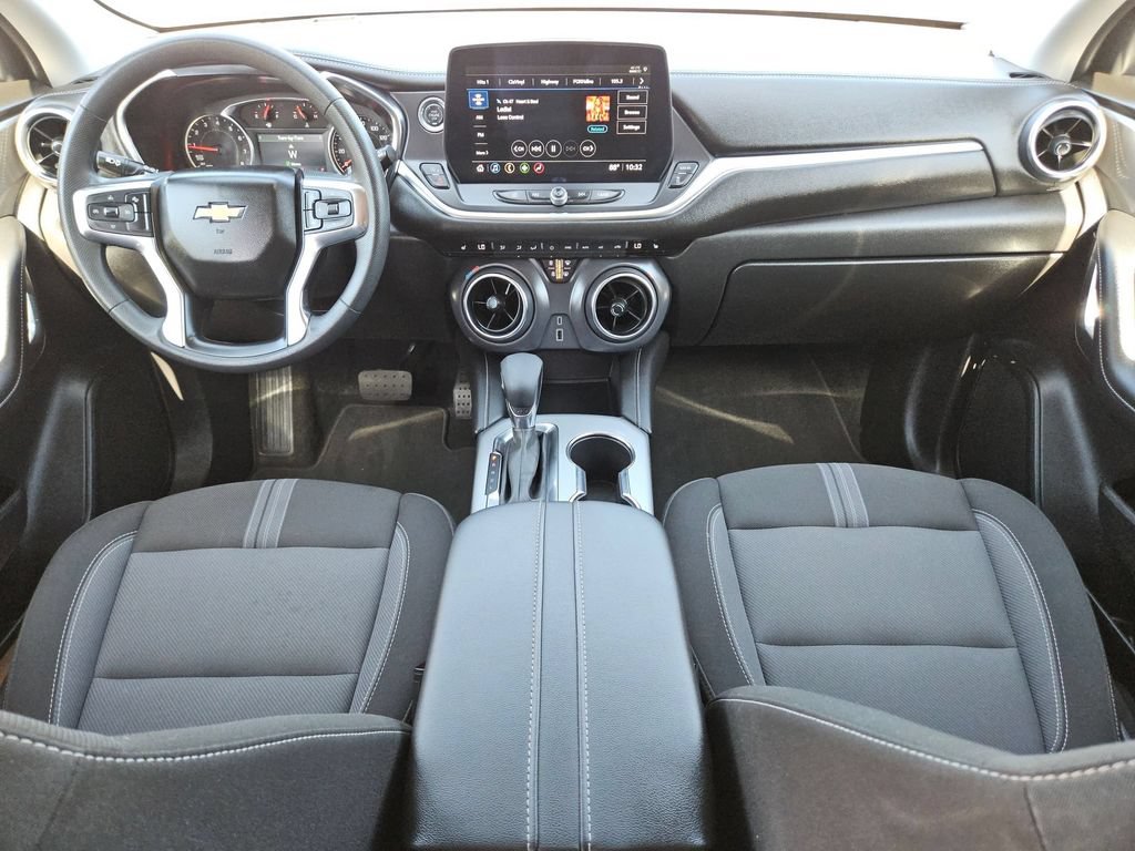 Used 2025 Chevrolet Blazer LT FWD image 19