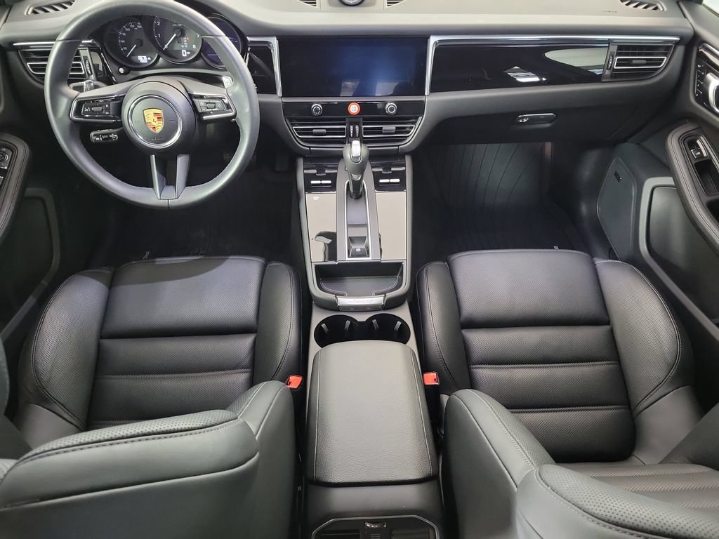 Used 2025 Porsche Macan AWD/4WD image 14