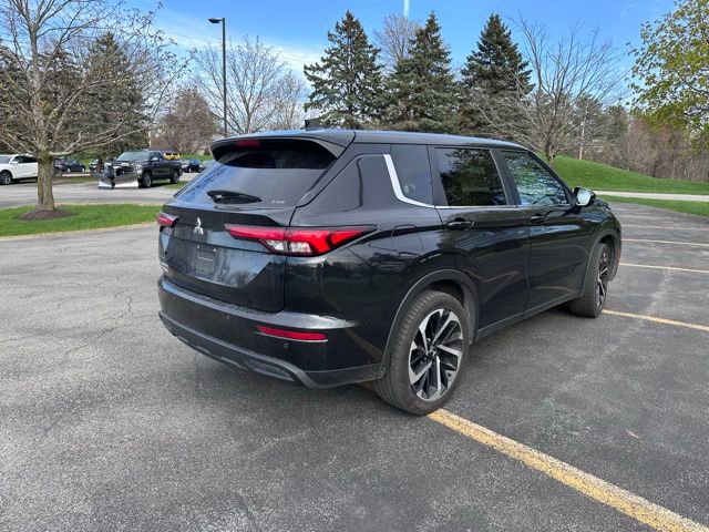 Used 2022 Mitsubishi Outlander ES image 3