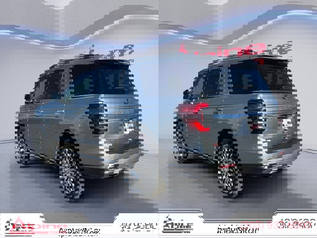 Used 2024 Ford Expedition Limited image 3