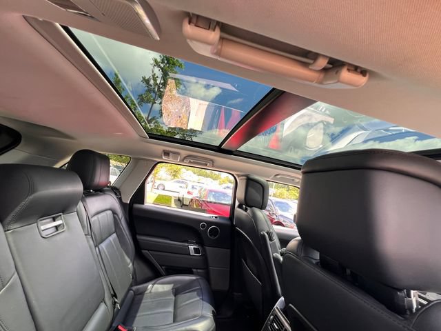 Used 2018 Land Rover Range Rover Sport HSE AWD/4WD image 31