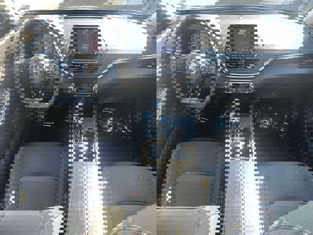 Used 2025 Nissan Altima 2.5 S image 12