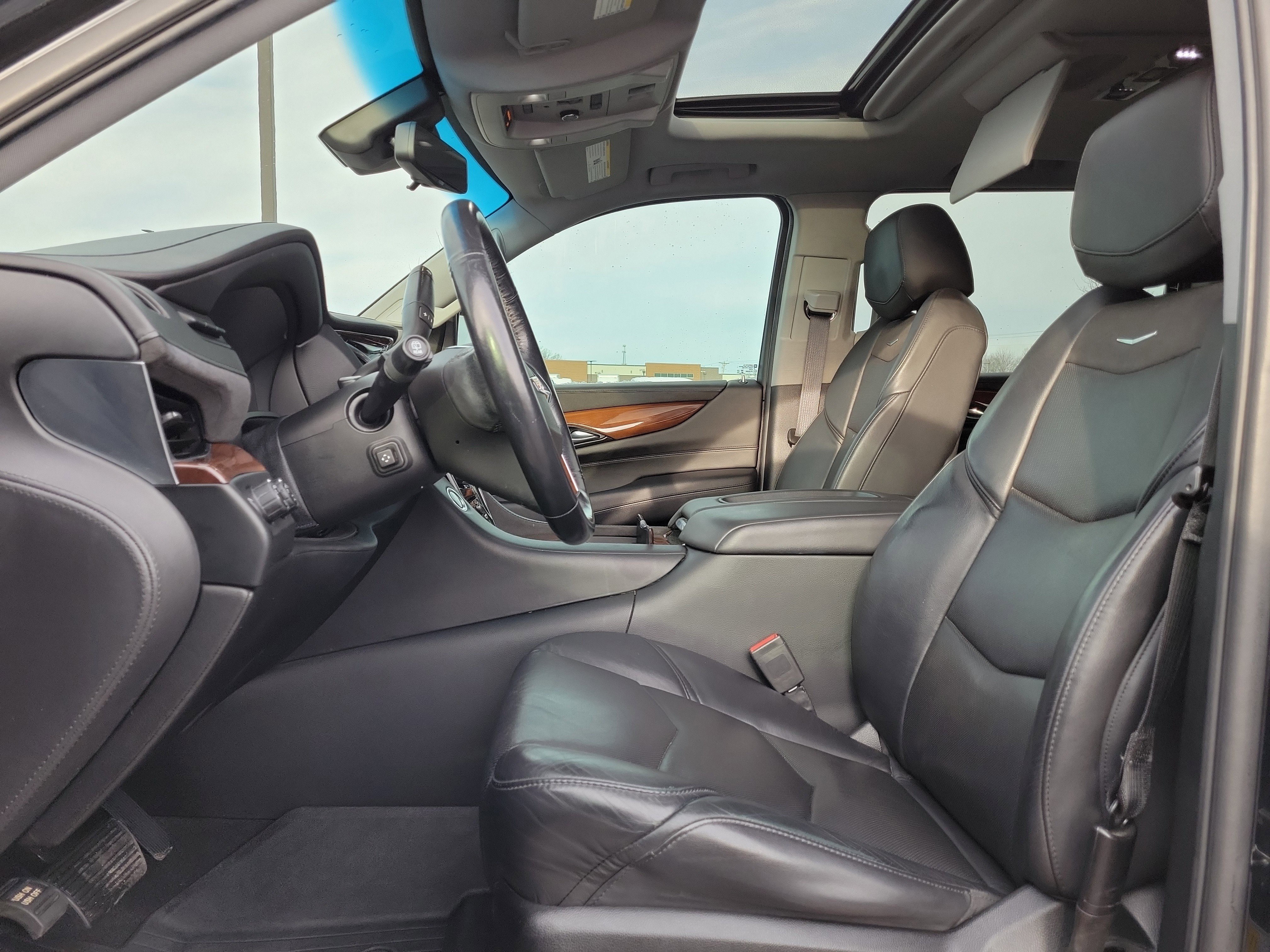 Used 2019 Cadillac Escalade ESV Luxury image 22