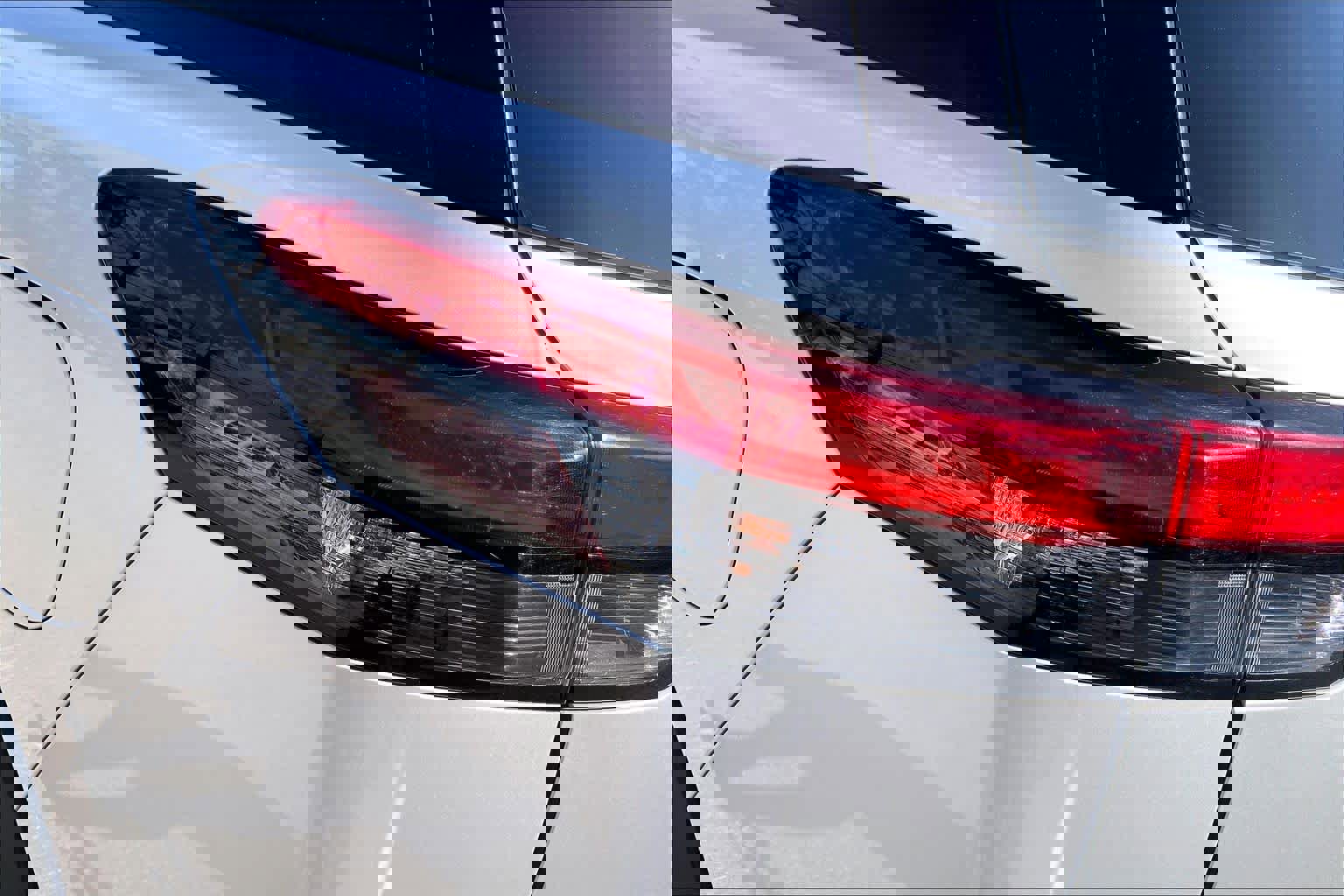 Used 2025 Nissan Pathfinder SV image 29